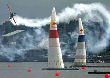 Red Bull Air Race over the River Thames, London (2007)