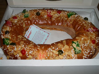 El roscón de Reyes ocupa el trono gastronómico de cada inicio de año. ESTUPENDO VIDEO. RECETA ¡¡ Sólo en Madrid se consumirán más de dos millones de roscones.