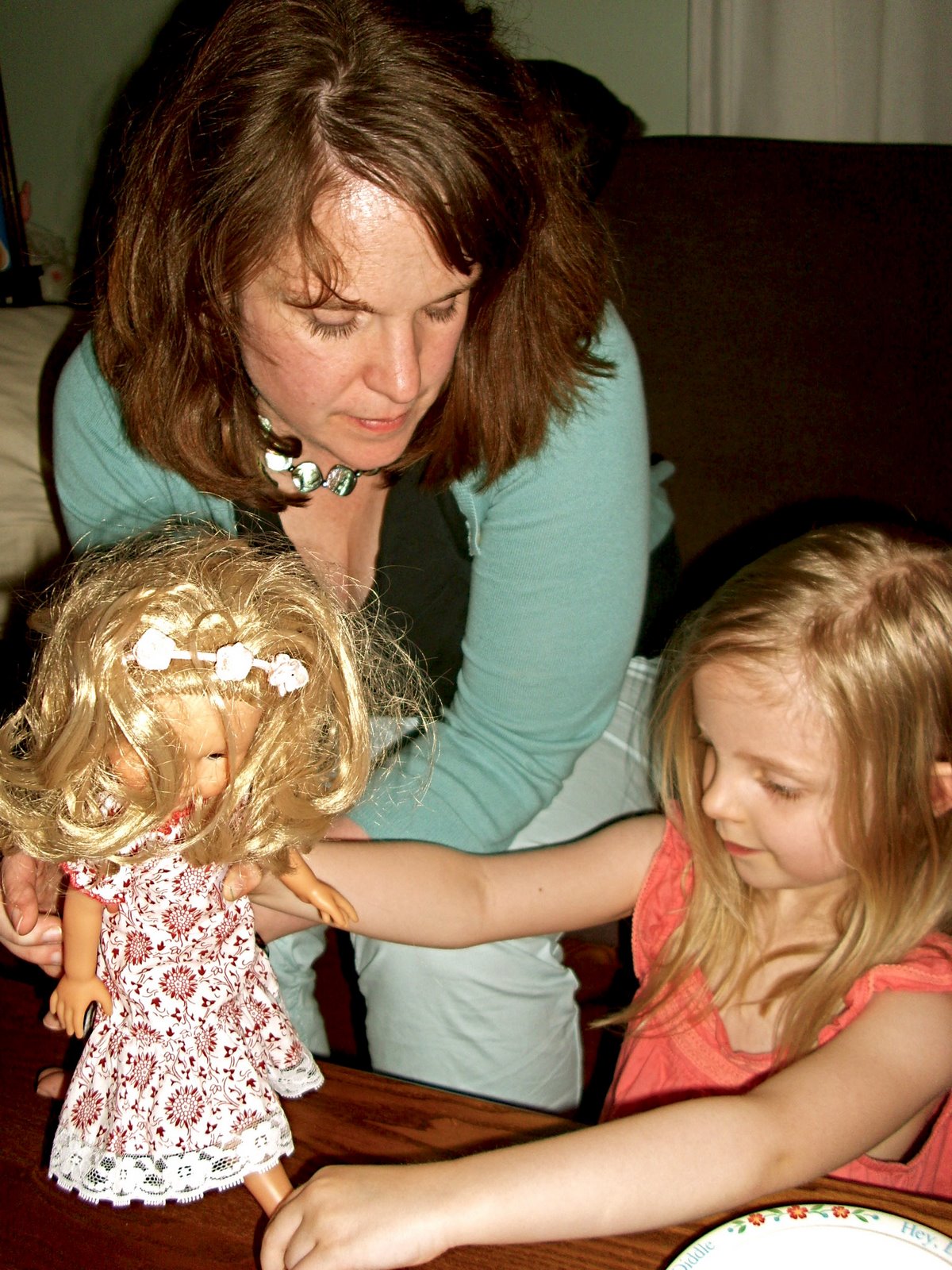 [Gretchen+Eva+and+Elizabeth+©Susan+Shie+2009.JPG]
