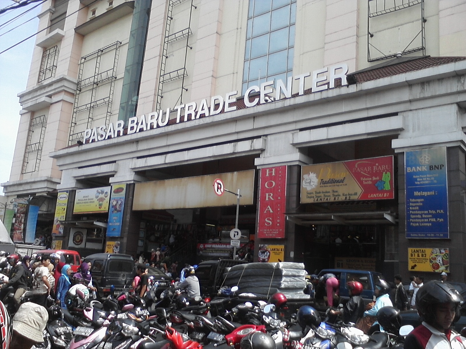 Wisata Belanja di Bandung  PASAR BARU BANDUNG 