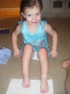 Miami On The Cheap >> Pretty much the coolest family EVER: Painted toes!! Miami On The Cheap >> Pretty much the coolest family EVER: Painted toes!!