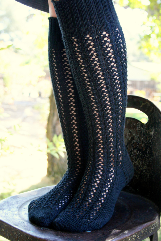 Knitting Gallery: Model of Black Women's Socks
