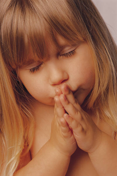 [=?ISO-8859-1?Q?crian=E7a_rezar=2Ejpg?=-755827]