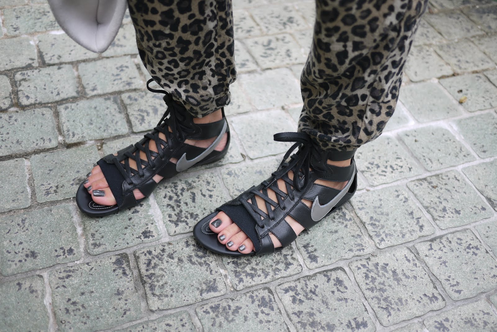 nike mens gladiator sandals