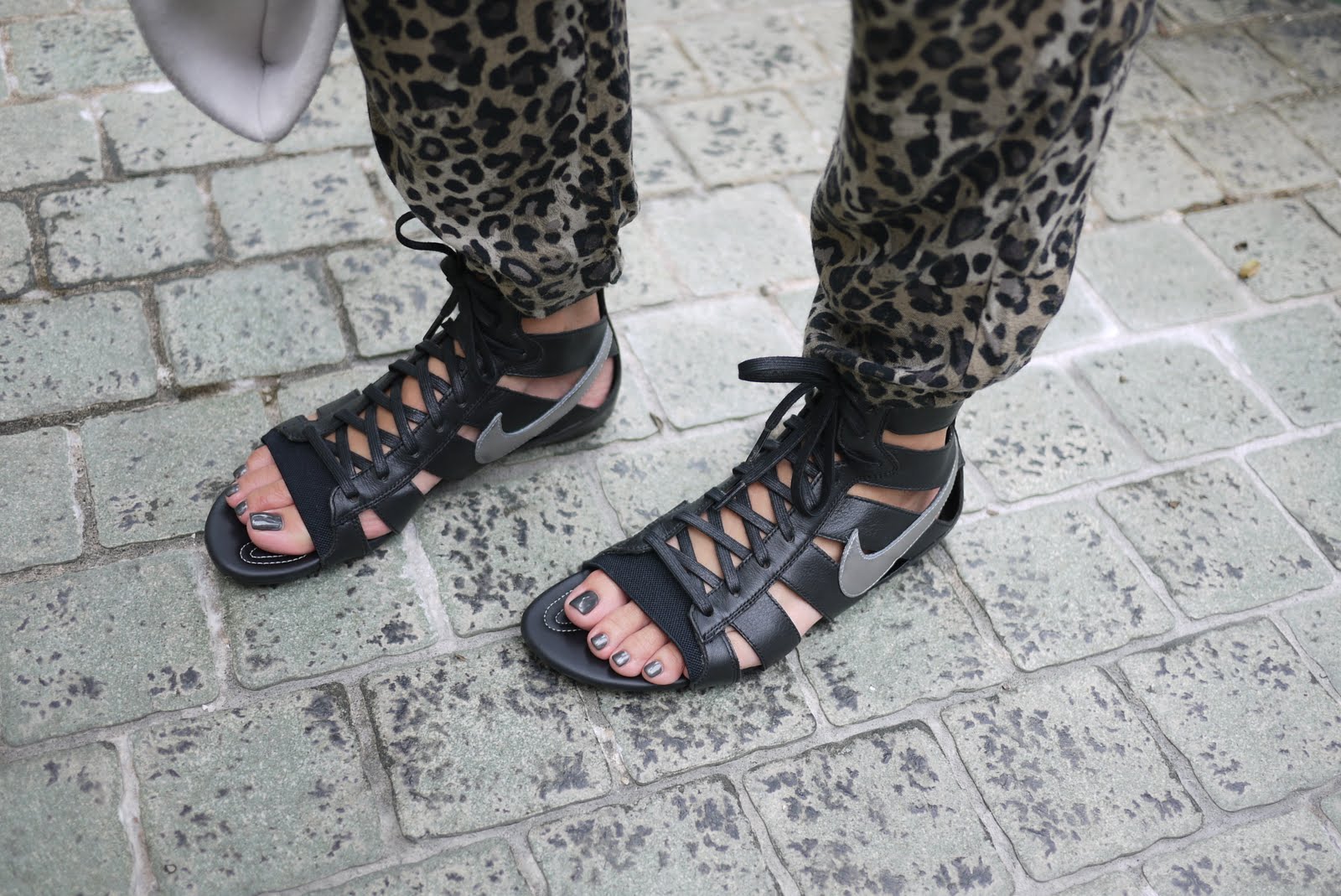 nike gladiator sandals