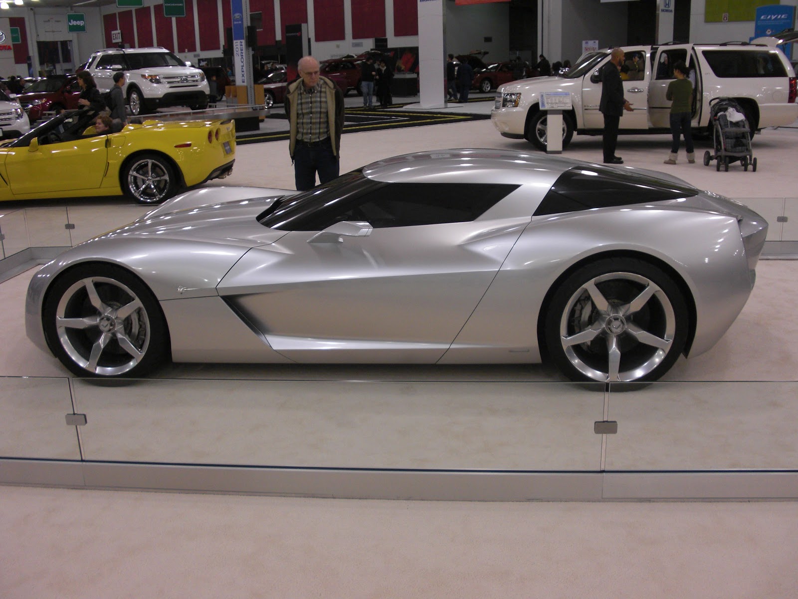 Chevrolet Corvette Stingray Сайдсвайп