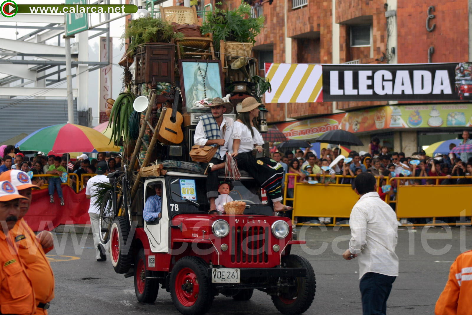 ACTUALIDAD CALARQUEÑA DESFILE DEL YIPAO XXVIII REINADO NACIONAL DEL CAFÉ
