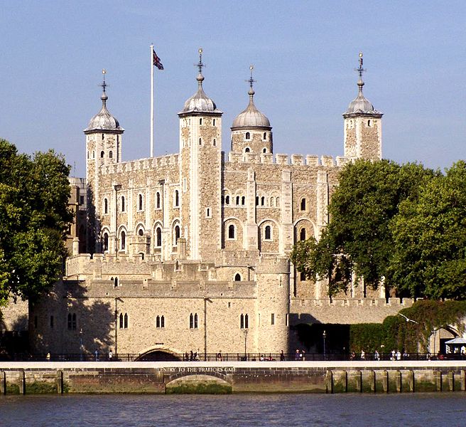 [656px-Tower_of_London,_Traitors_Gate.jpg]