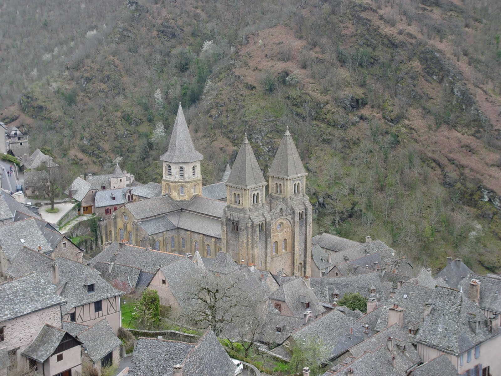 [Conques+2006++view+from+top.jpg]