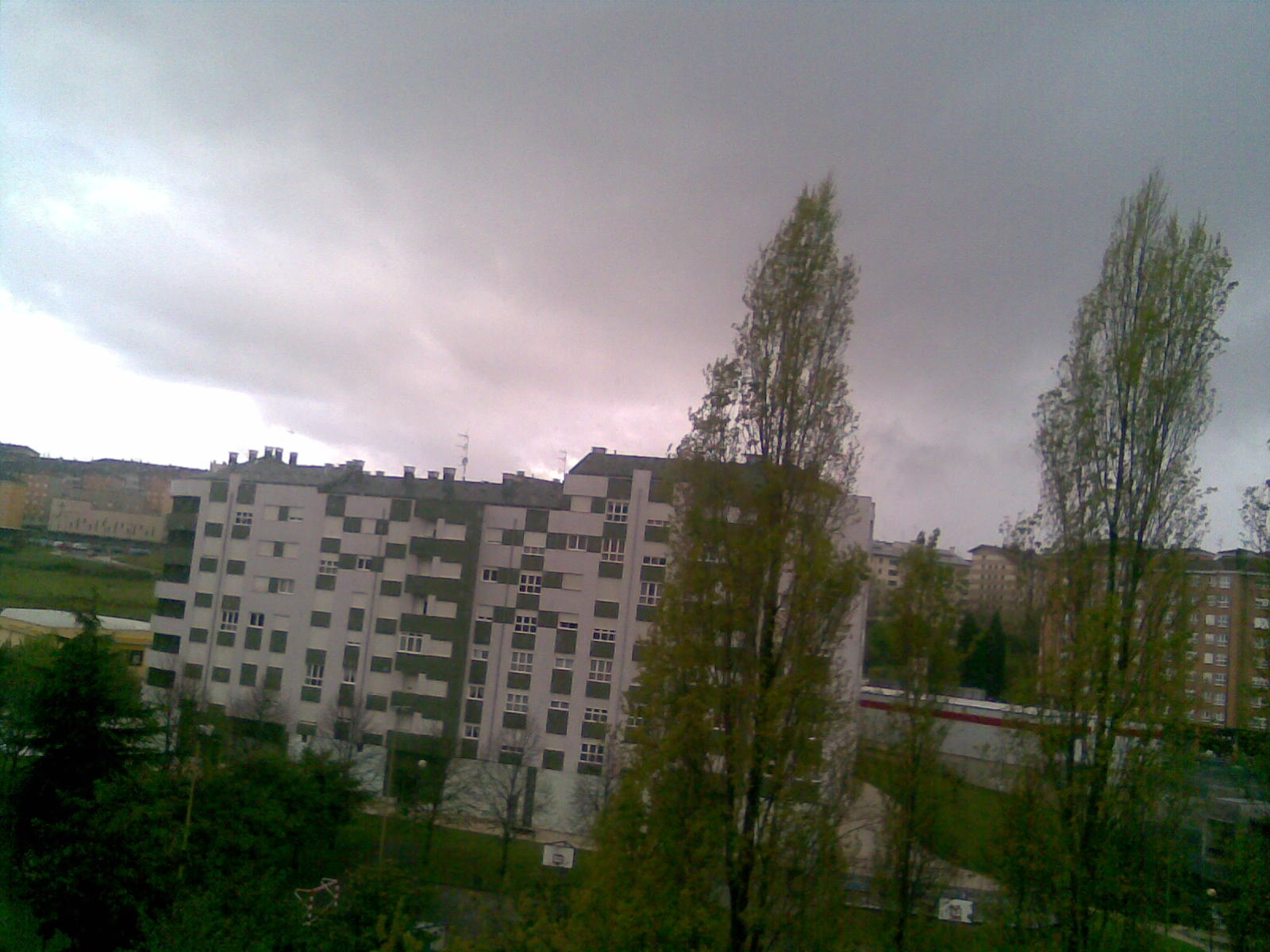 [Nublado+asturiano.jpg]