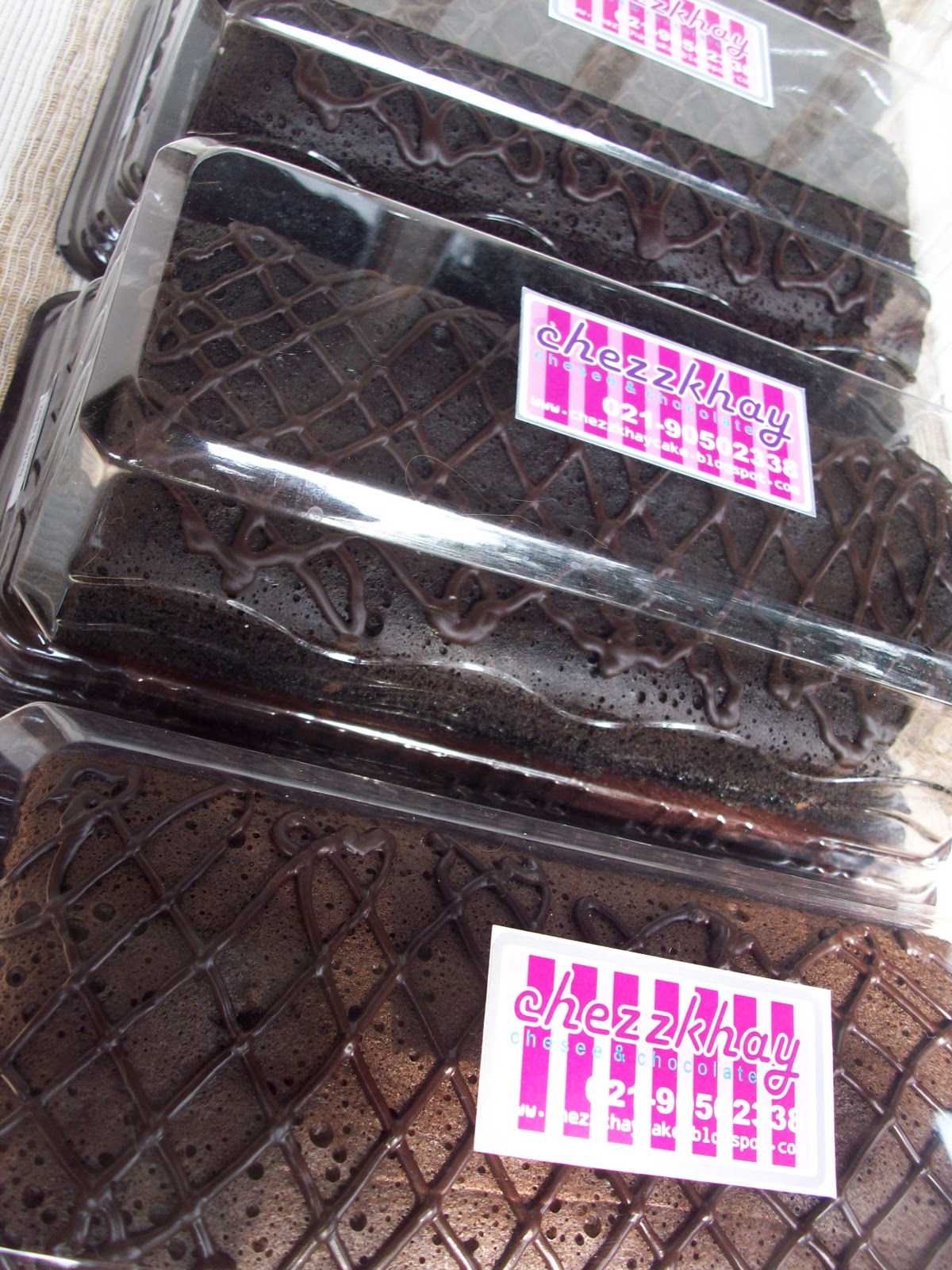 . BENTUK KEMASAN BROWNIES KUKUS CHEZZKHAY