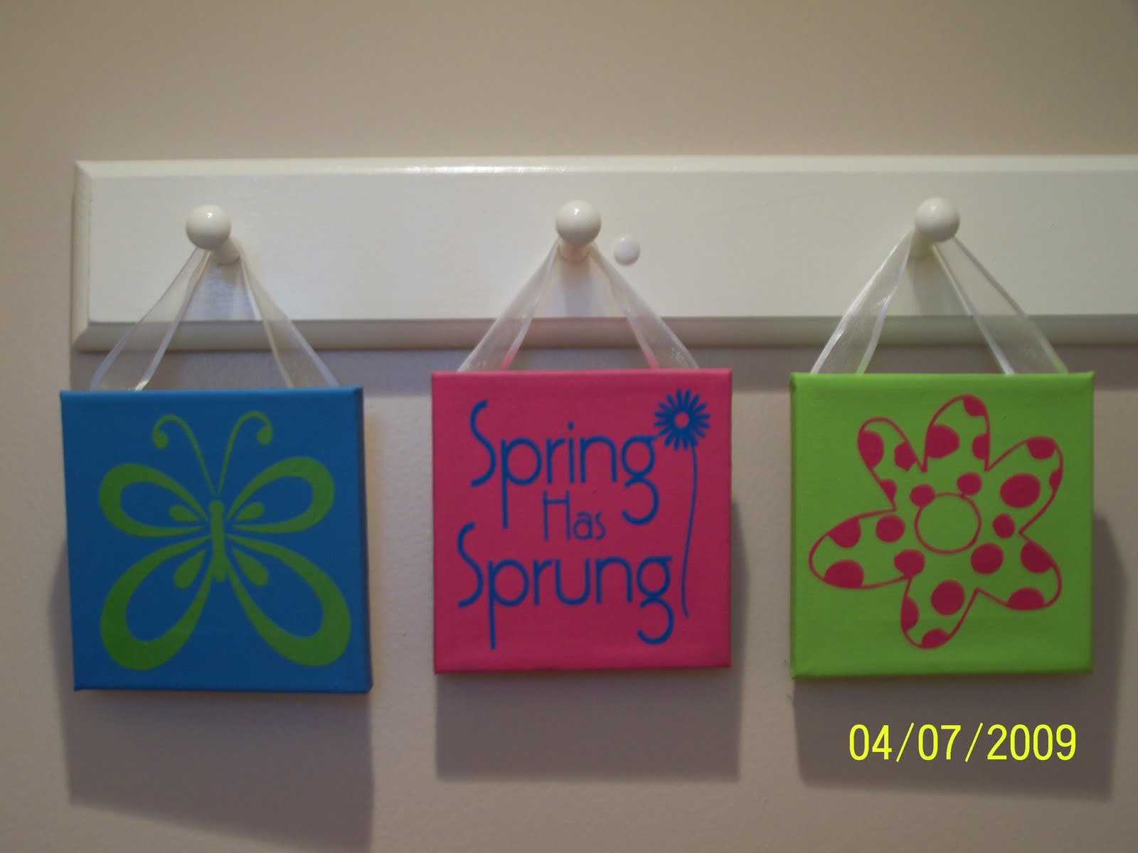 Heartfelt Wall Hangings Spring Collection