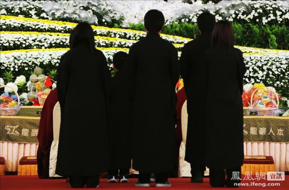 Тайваньские похороны. Похоронной церемонии на Тайване. Тайваньский мафиози. Похороны босса мафии.