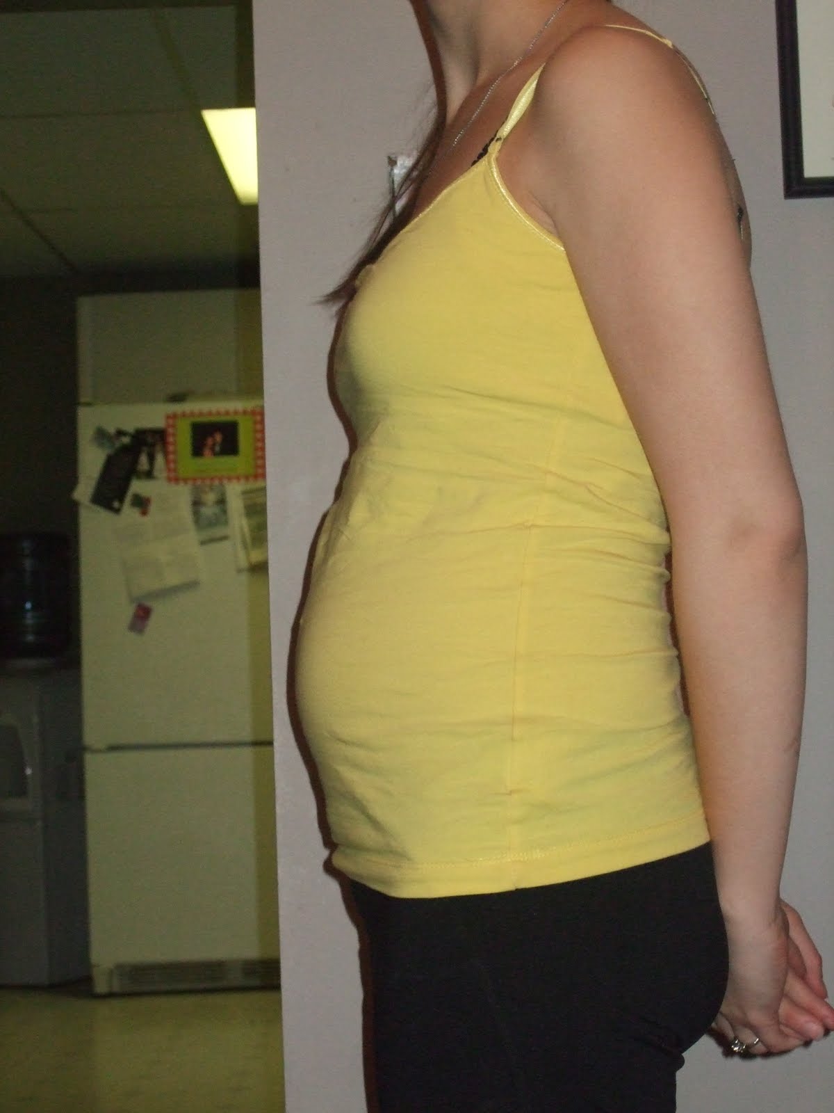 Можно беременность 11 недель. Живот на 11 неделе беременности. 11 Недель беременности. Беременный живот в 11 недель. Живот на 10-11 неделе беременности.