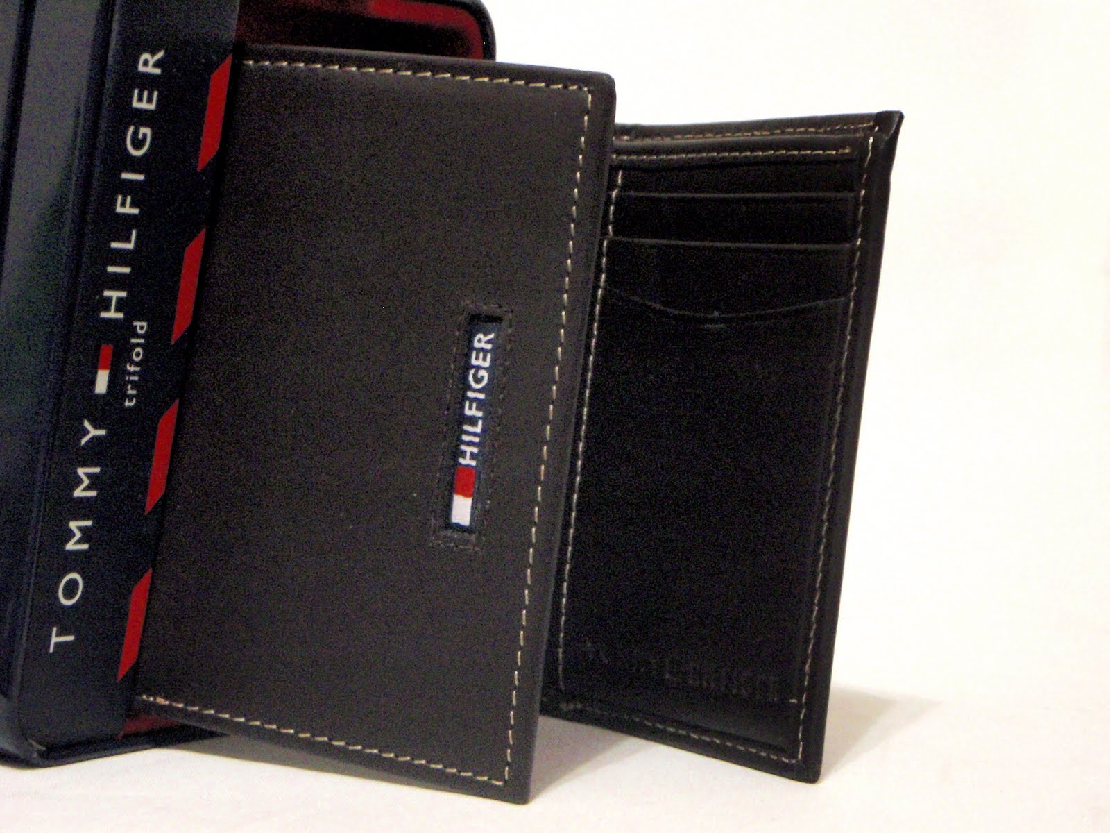Boutique Malaysia: TOMMY HILFIGER mens TRIFOLD Wallet