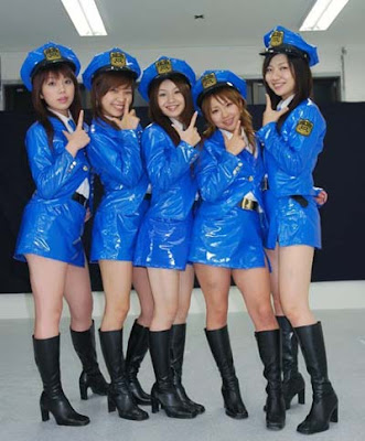 japanese+girls+police.jpg