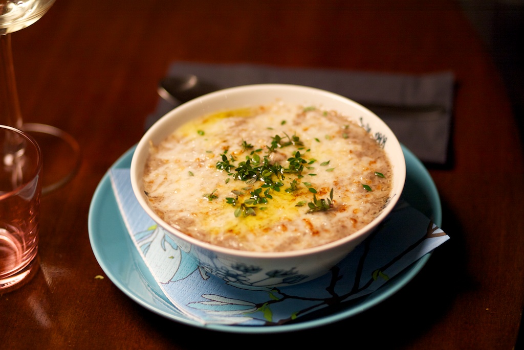 Siskot kokkaa Matthew'n munakoisokeitto eli sateisen illan lämmittäjä