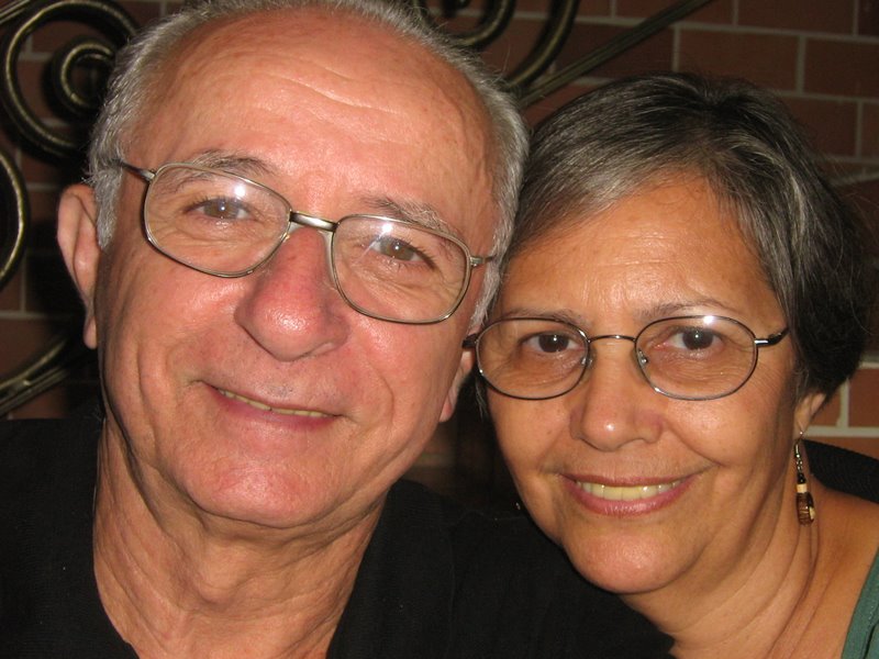 [Casal+Neto+e+esposa.jpg]