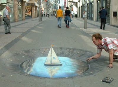 photo of an amazing sidewalk chalk drawing