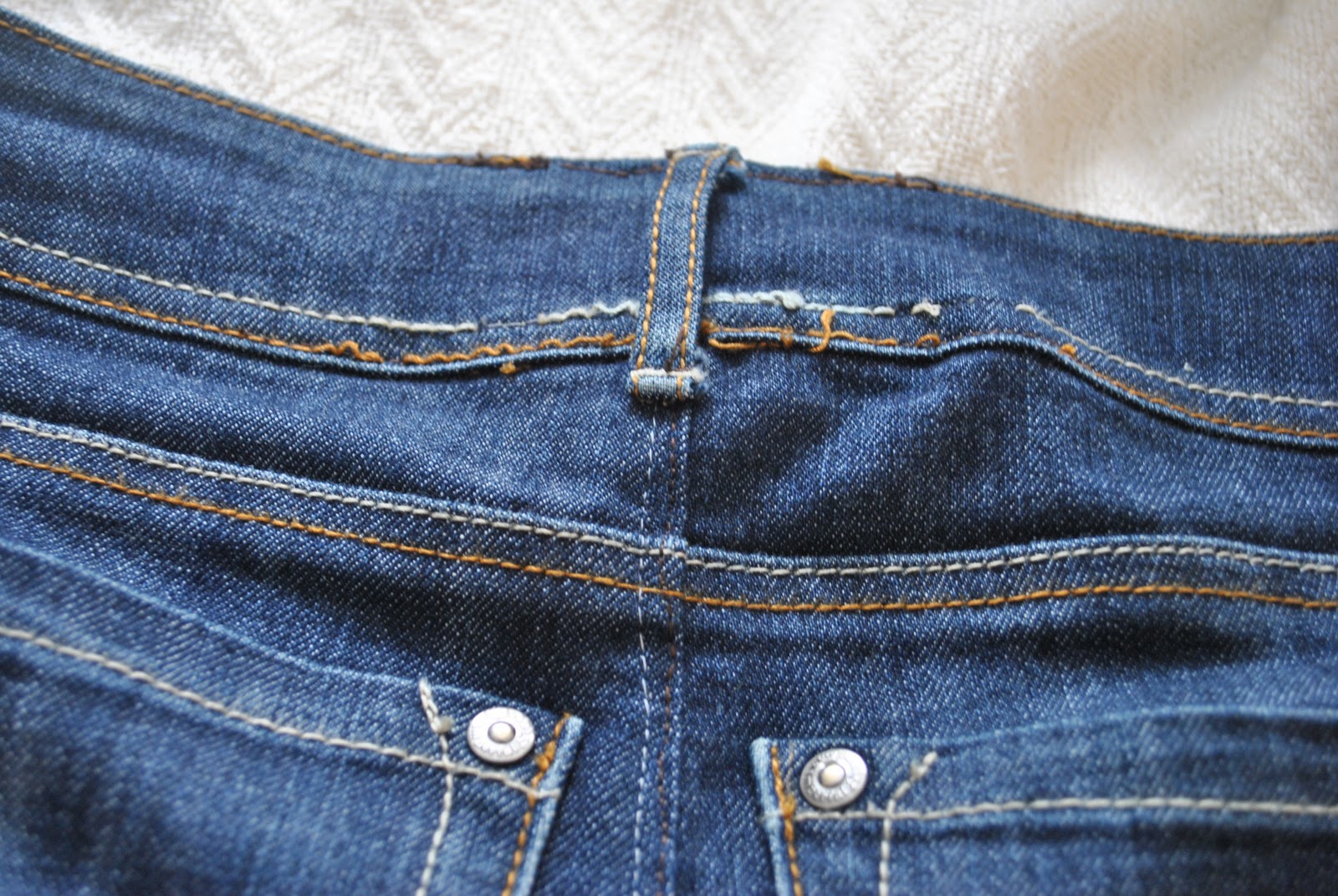 Janky Cantankerous: Tutorial: Making jeans smaller in the waist