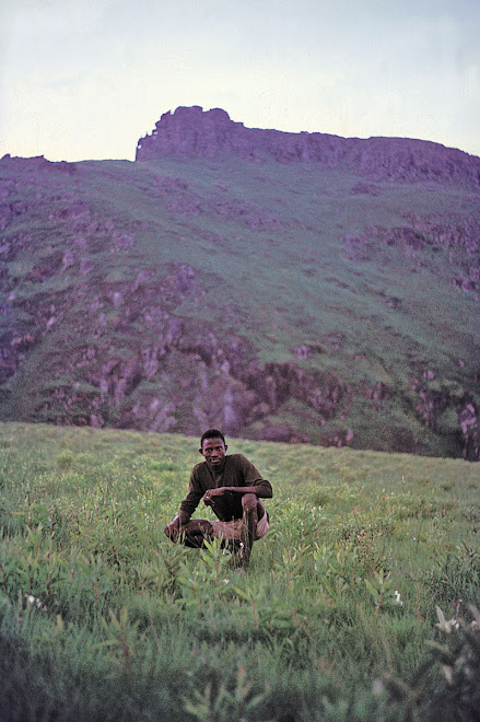 Siaka Kpaka - below summit of Bintimani - 1969