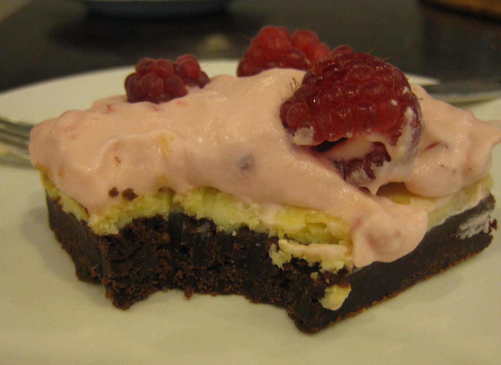 [brownie+cheesecake+slice.jpg]
