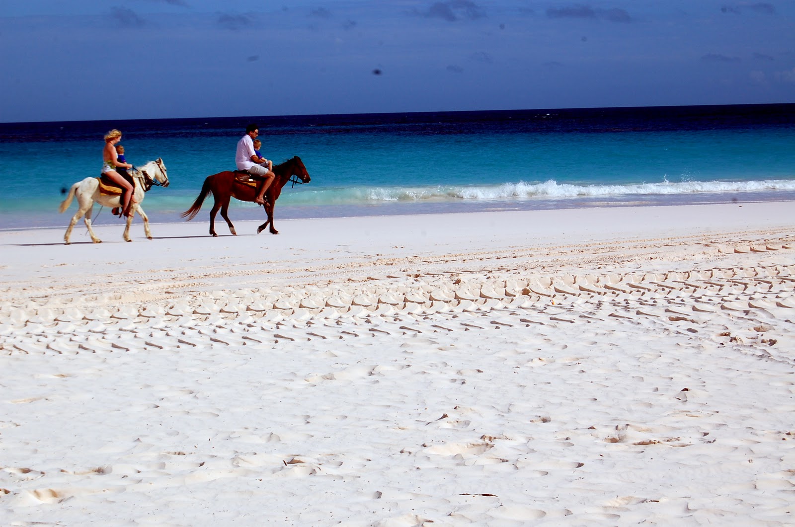 sodestroyit Harbour Island Day Two Feasting & Beaching