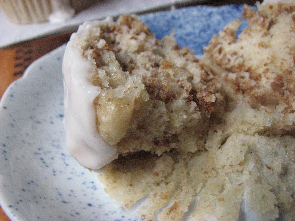 Heidi Bakes Cracklin Oat Bran Apple Muffins