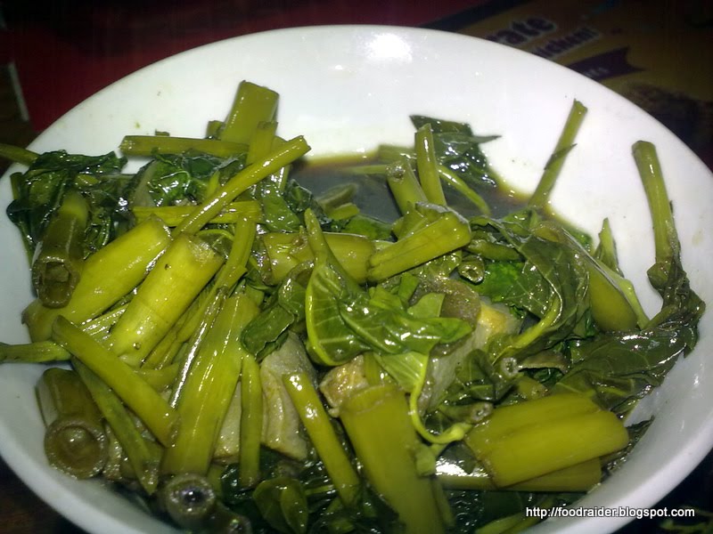 SWAMP CABBAGE ADOBO(ADOBONG KANGKONG) ~ Food Raider