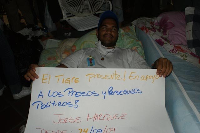 [estudiantes+venezolanos+en+huelga+de+hambre.5.jpg]