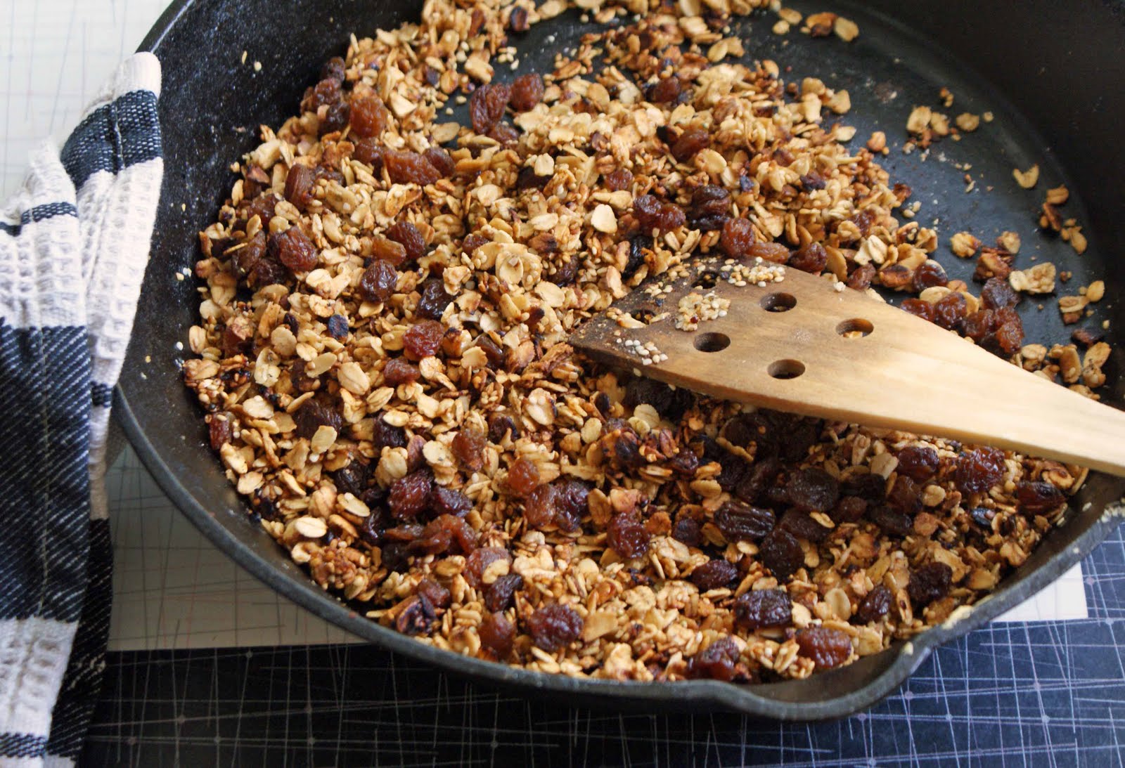 The Modern Housewives Granola x Muesli What's the difference?
