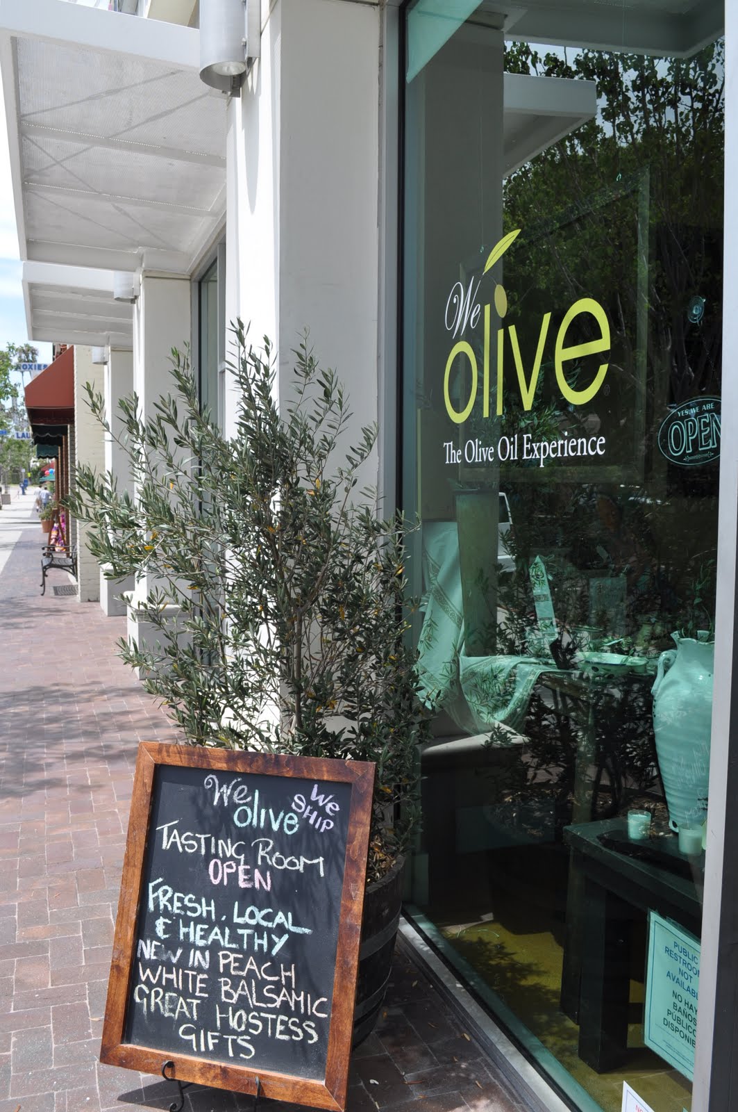 Dining and Decor We Olive (Long Beach, CA)