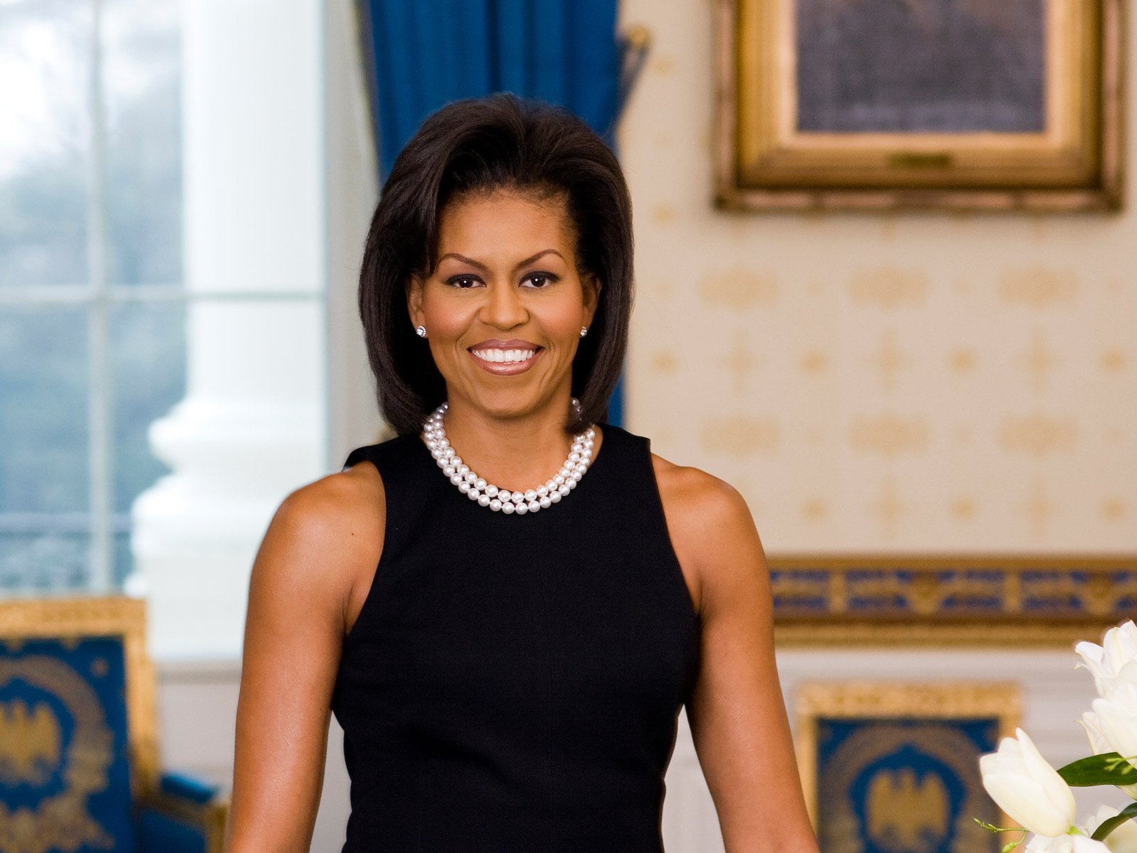 http://4.bp.blogspot.com/_m8fm6tkNThc/TH4ClHEzpBI/AAAAAAAAAjA/dgBRzHKPkA8/s1600/Michelle_Obama,_First_Lady.jpg