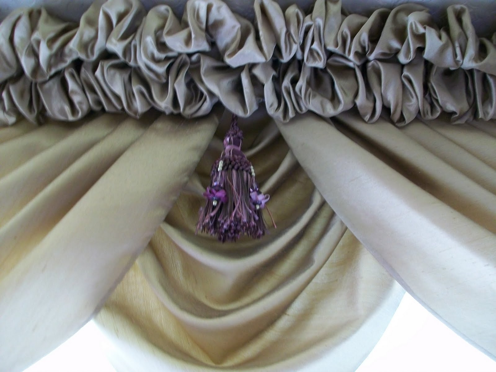 Gail Hunt Interiors Swags and Tails