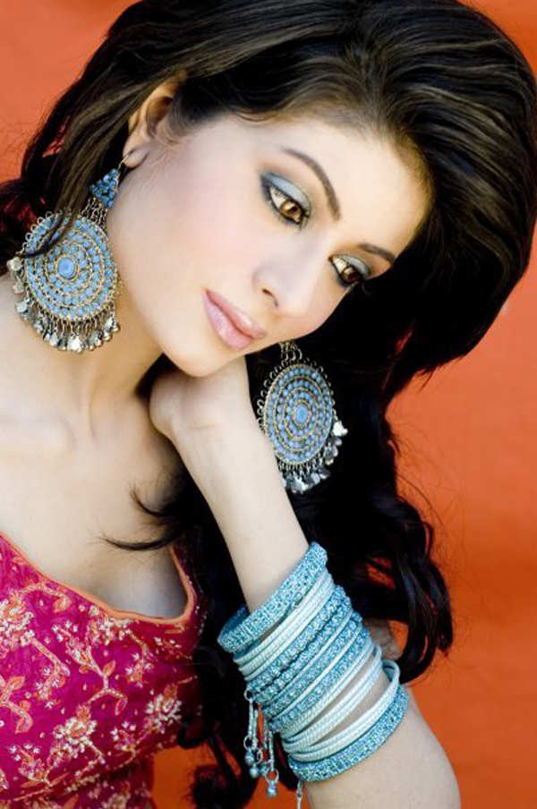 Latest All Wallpapers Pakistan New Actress Madiha Iftikhar Hot Sexy Cute Sweet Photoshoot