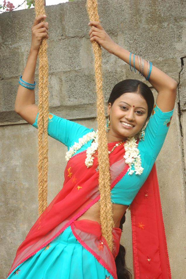 Natchathira Tamil New Actress Cute Saree Picture At