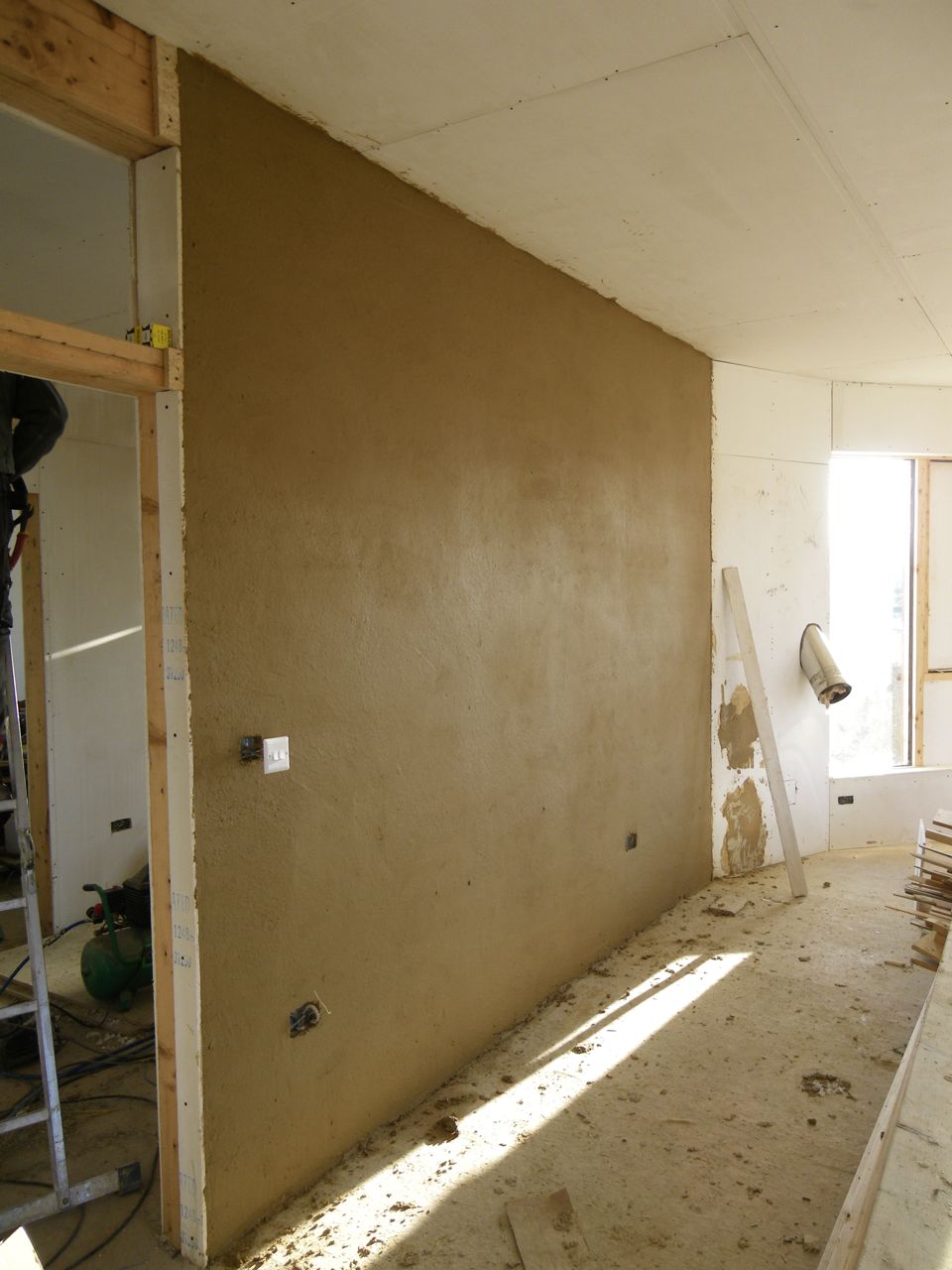 5253 Build Plastering Cob Walls