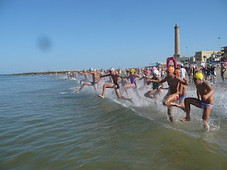 ***CARRERA DE NATACIÓN***... - ***OBJETIVO VACACIONAL: ¡JUGAR JUNTOS!***... - Foro Viajar con Niños