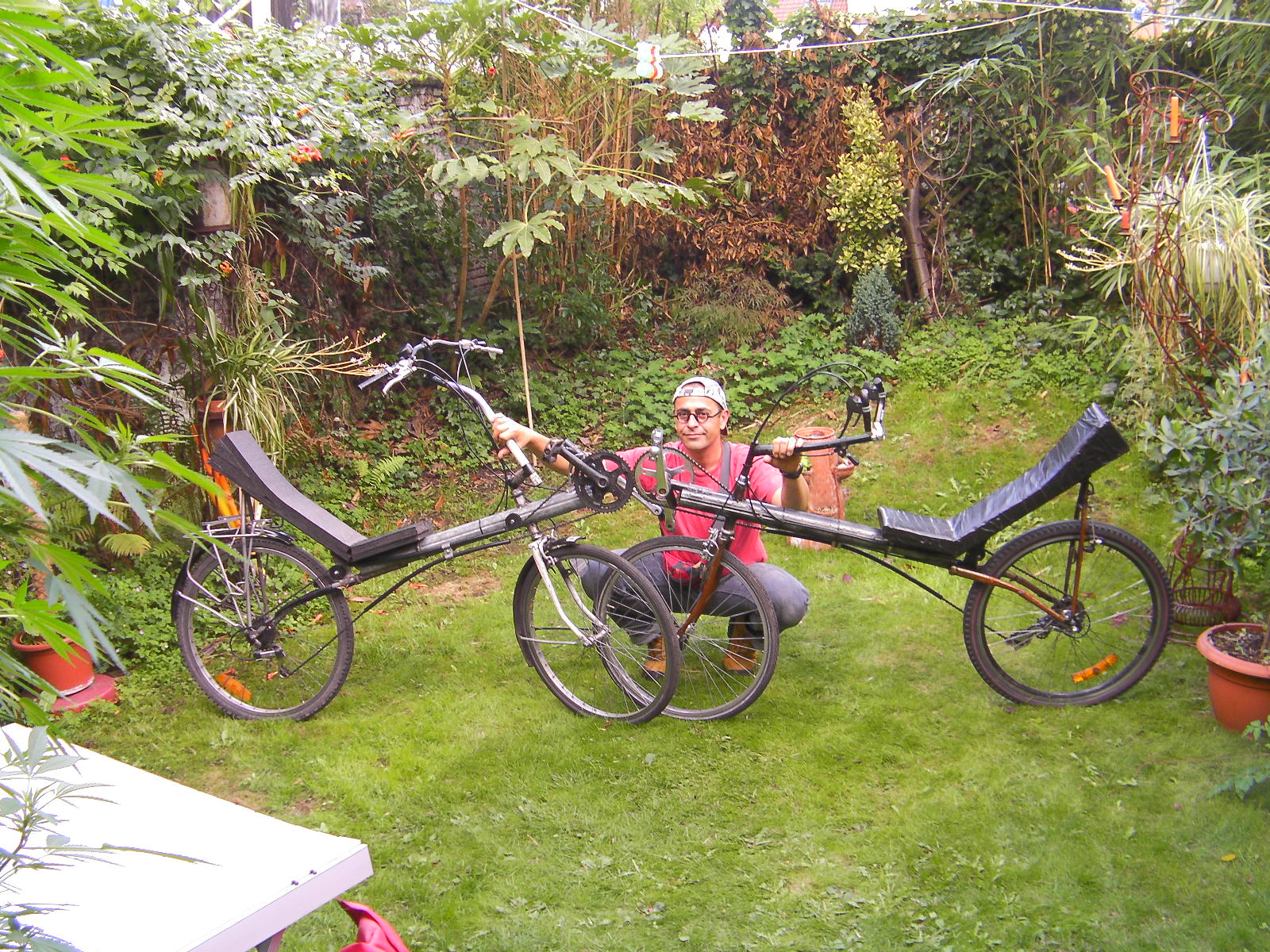 AtomicZombie Bikes, Trikes, Recumbents, Choppers, Ebikes, Velos and
