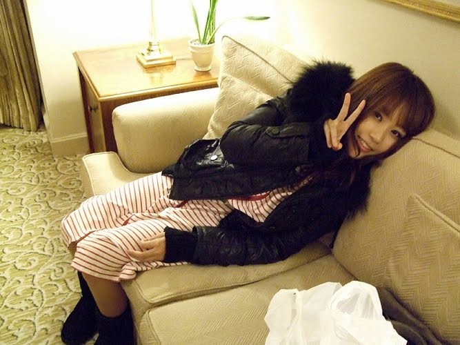 Mai Nishida In 2 Tone Sweater Japanese Girls 2011
