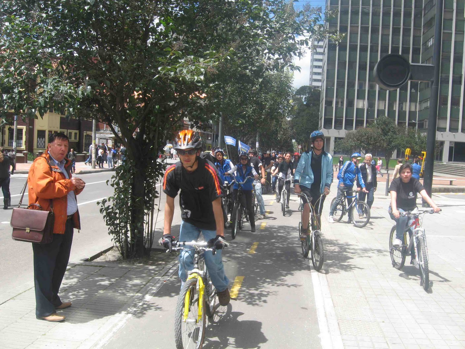 MikesBogotaBikeBlog Bogotá Bike Week Wraps us with a Ride