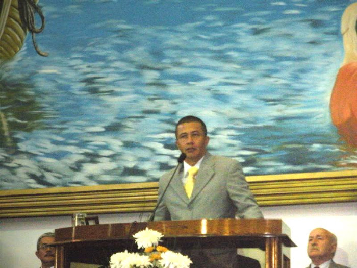 Rev Pr Júnior Montheiro