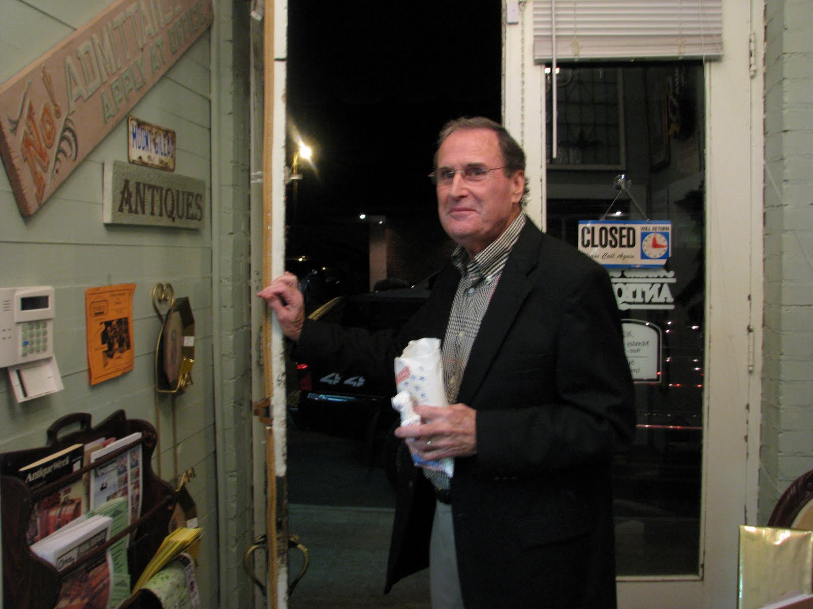 Mount Gilead, NC 2009 Christmas Open House Lots of Fun