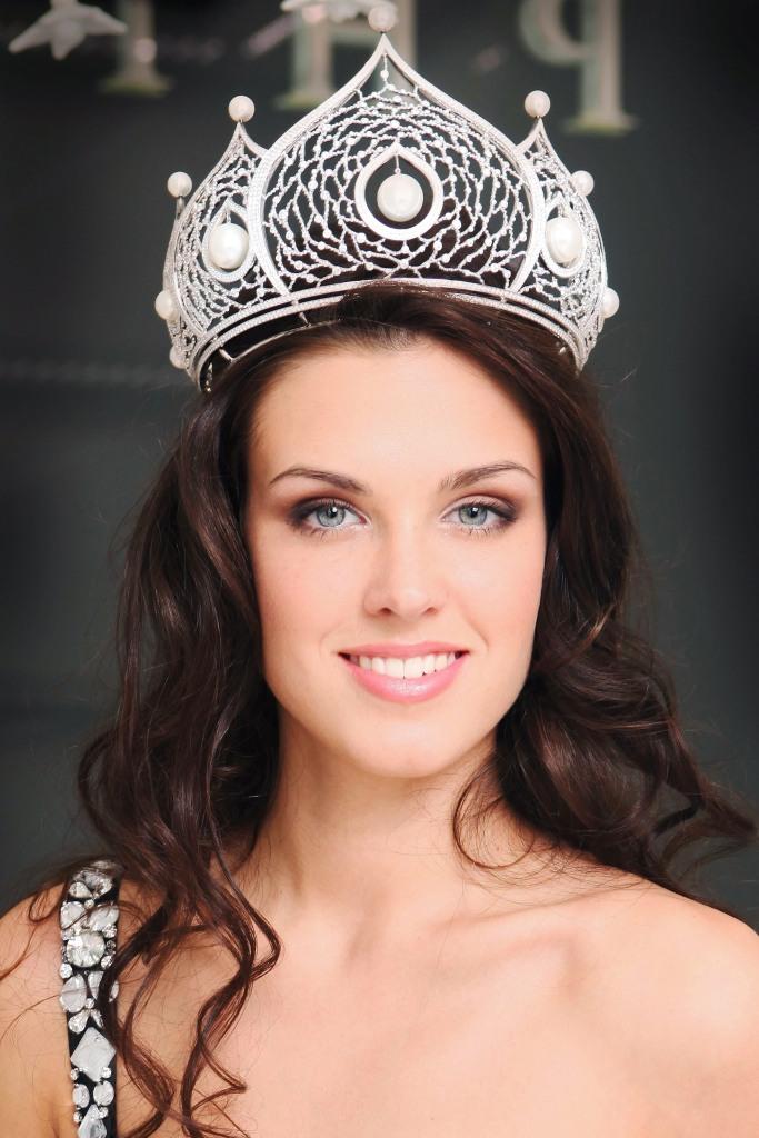 Marine Lorphelin Irina Antonenko Miss Russia Universe 2010