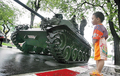 [tanks_at_thai_coup.jpg]