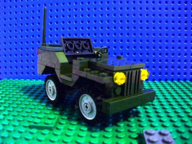 MOC réplica de Jeep militar da WWII feito com peças LEGO