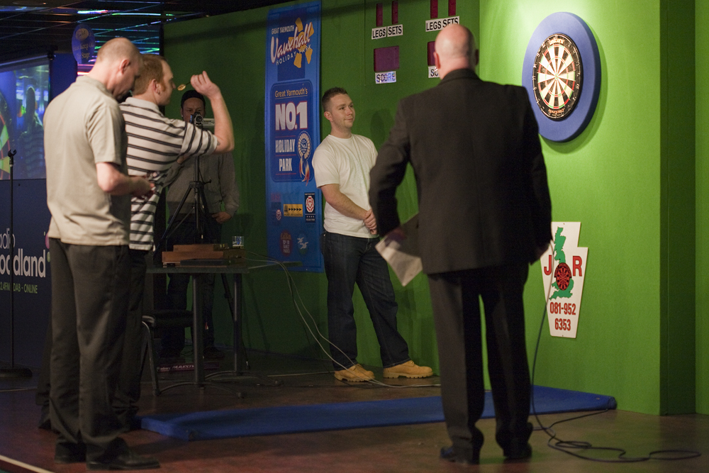 £30,000 UP FOR GRABS AT GREAT YARMOUTH DARTS FESTIVAL Vauxhall