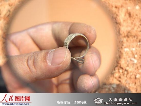 side-view-of-tiny-watch.jpg