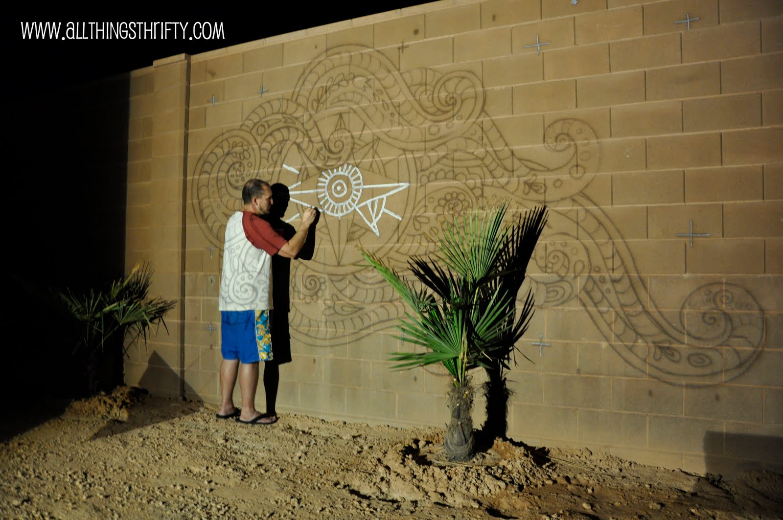 Dress up your backyard fence/blockwall for less than $20.00! Dress up your backyard fence/blockwall for less than $20.00! on Backyard Cinder Block Wall Ideas id=77806