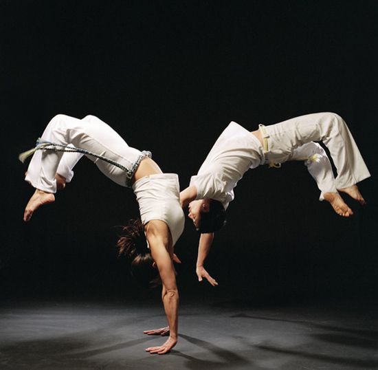 [Capoeira_fight_dance_31.jpg]